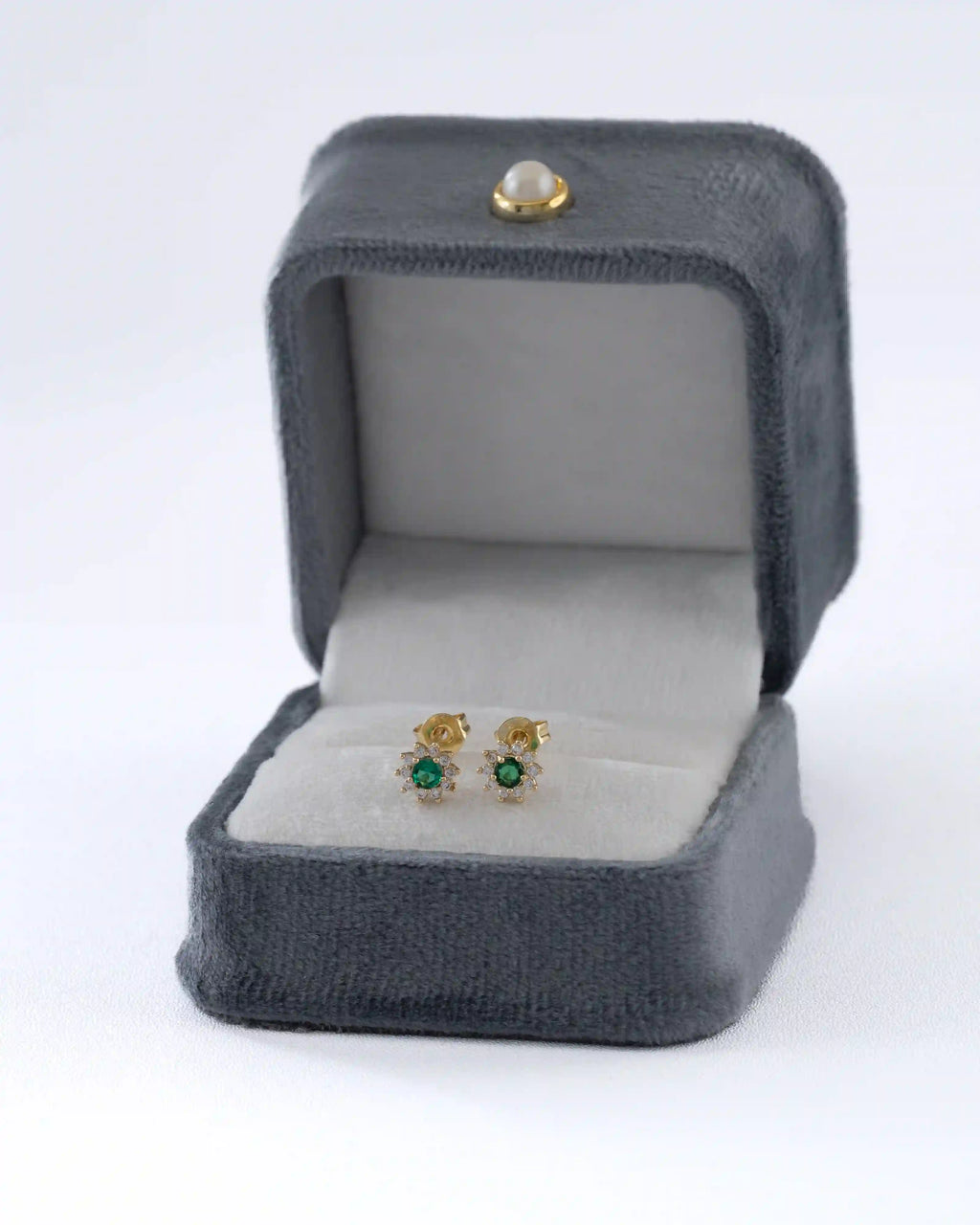 Green Fleur Earrings 6 mm