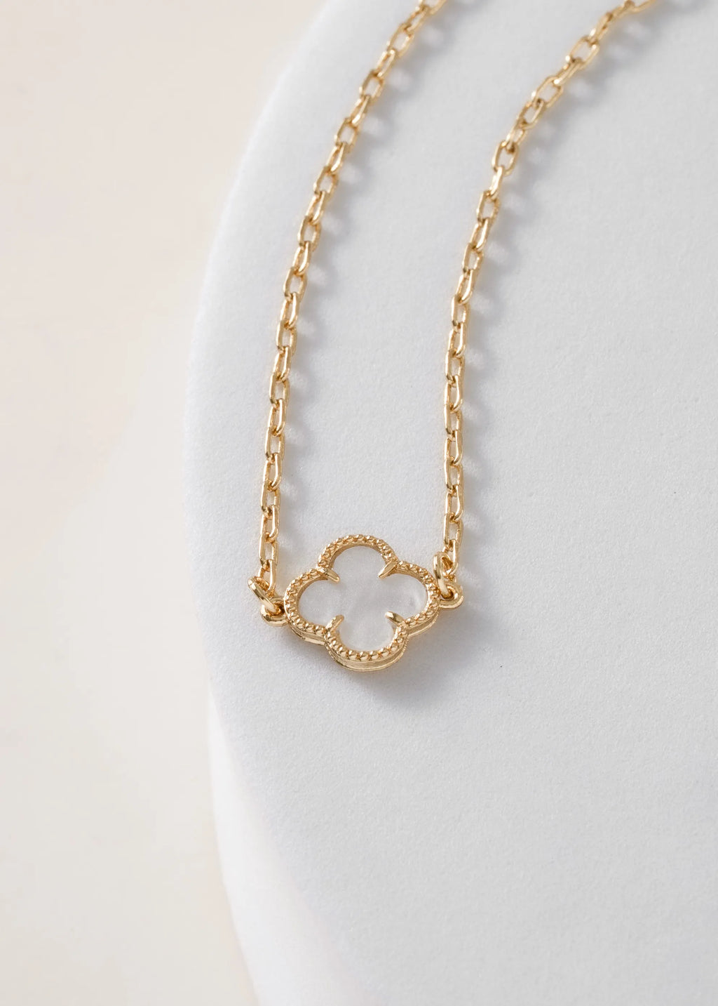 VC Mother-of-Pearl Necklace 42 cm + Extender